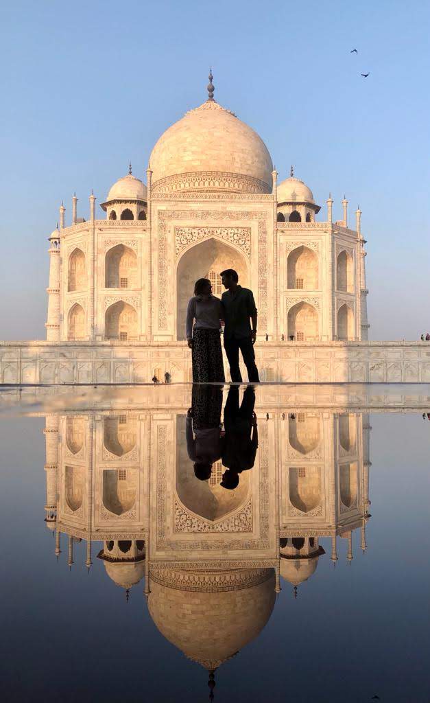 Alba y Felipe frente al Taj Mahal